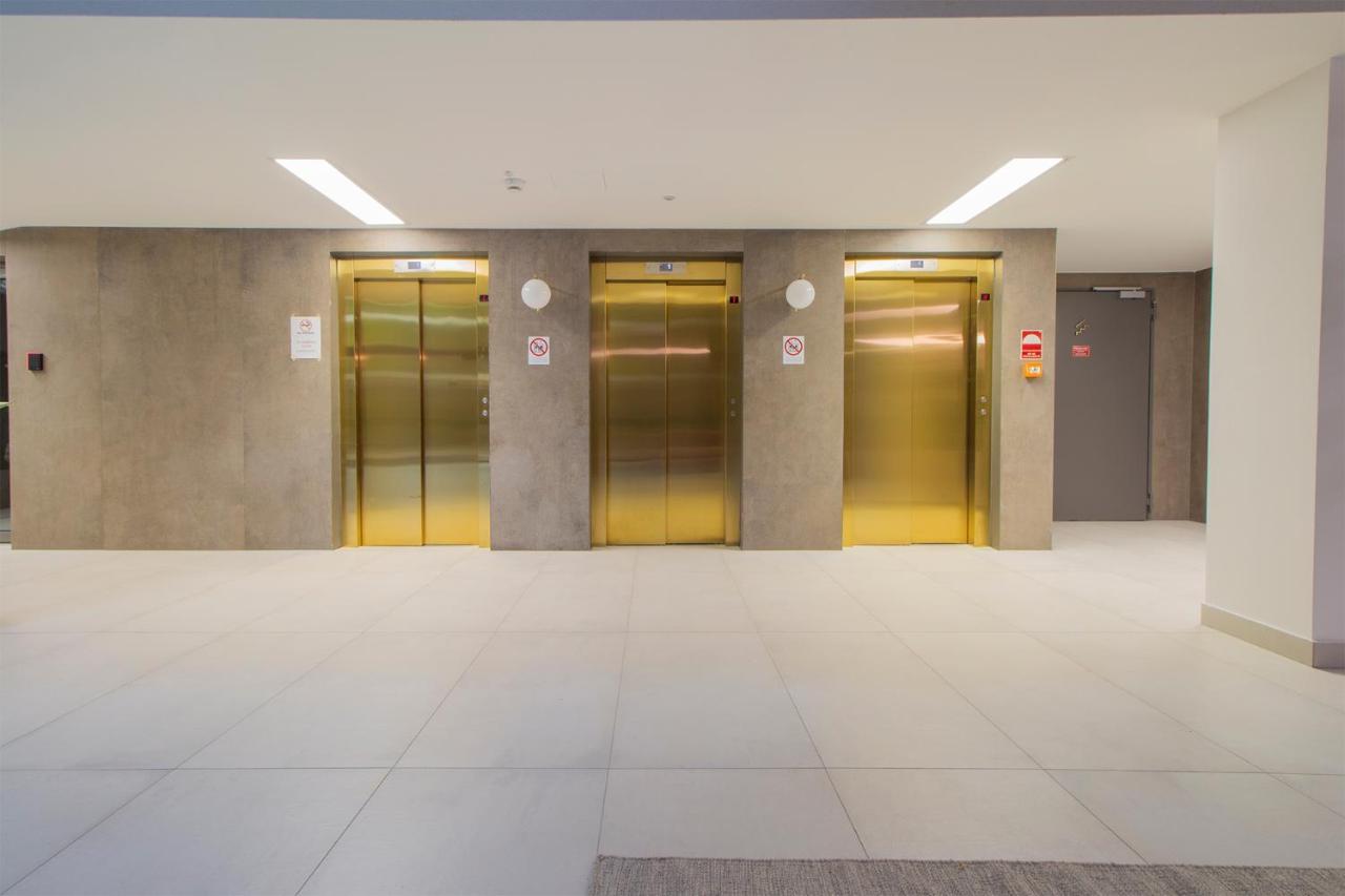 Corvin Modern Two Bedroom Apartment Free Parking بودابست المظهر الخارجي الصورة