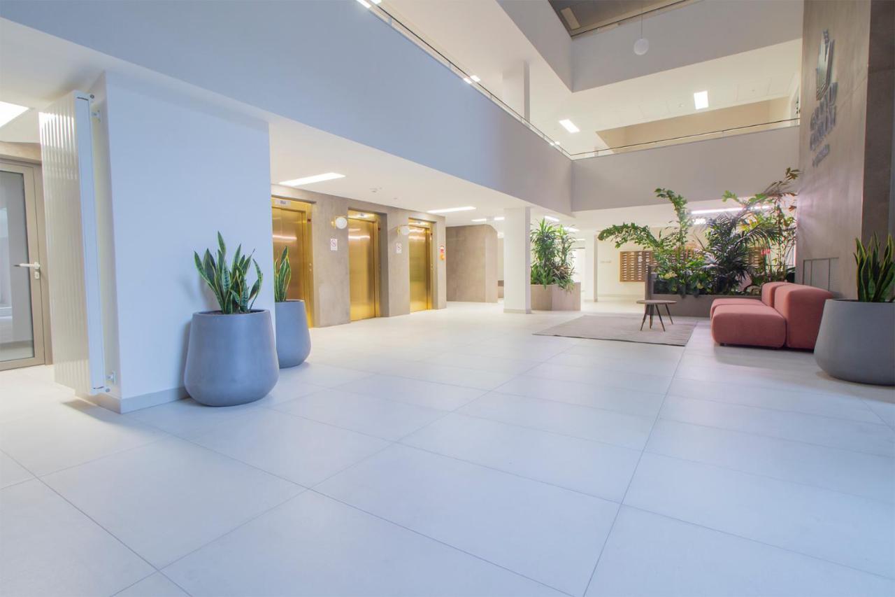 Corvin Modern Two Bedroom Apartment Free Parking بودابست المظهر الخارجي الصورة