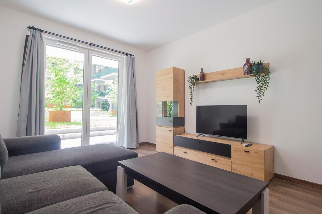 Corvin Modern Two Bedroom Apartment Free Parking بودابست المظهر الخارجي الصورة