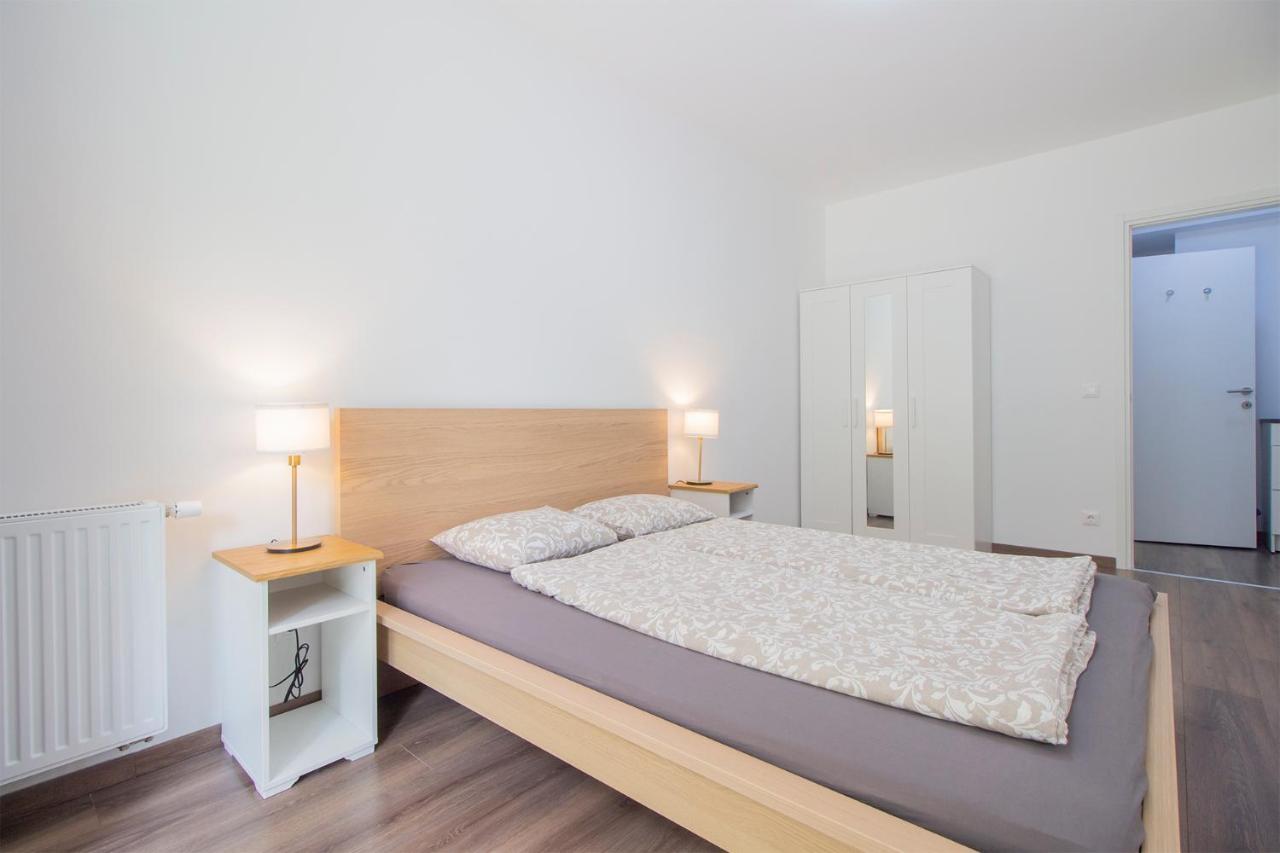 Corvin Modern Two Bedroom Apartment Free Parking بودابست المظهر الخارجي الصورة