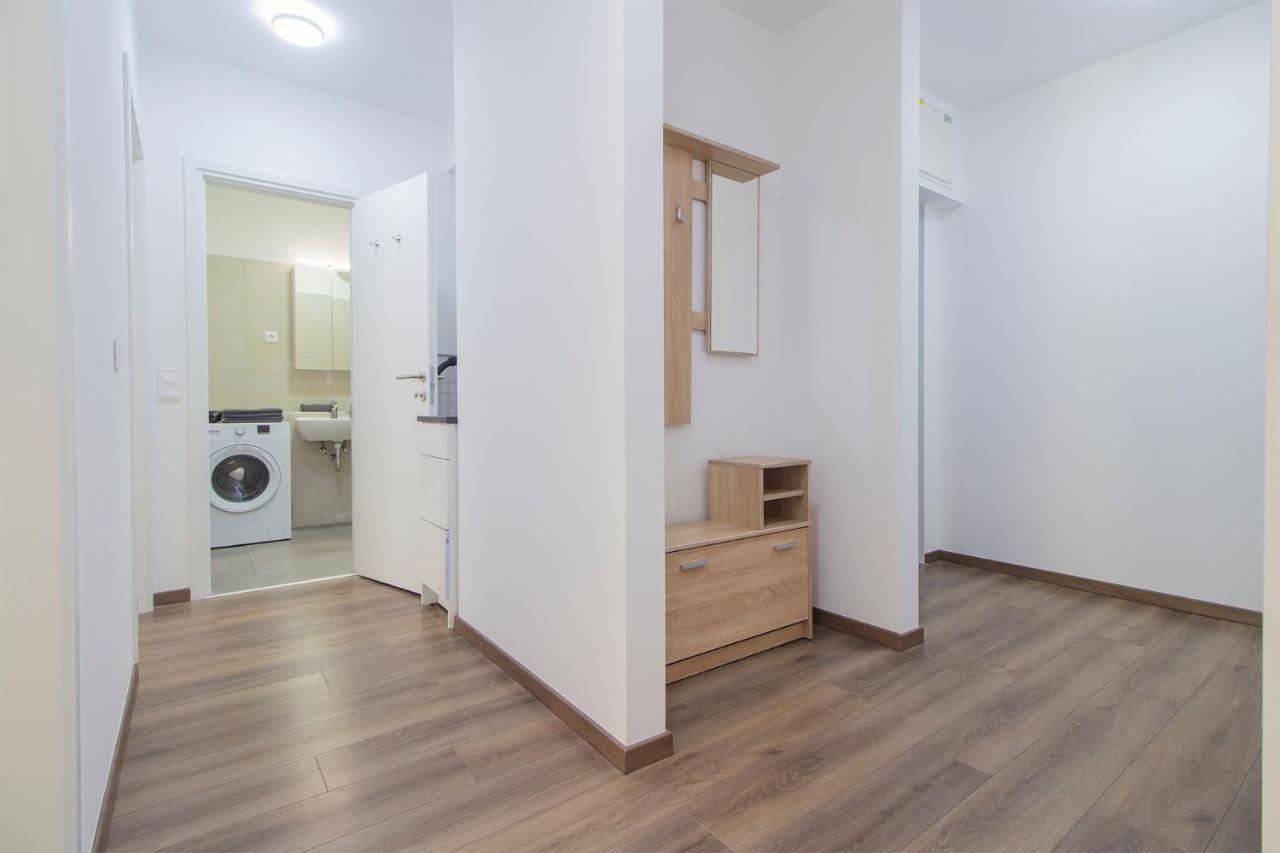 Corvin Modern Two Bedroom Apartment Free Parking بودابست المظهر الخارجي الصورة